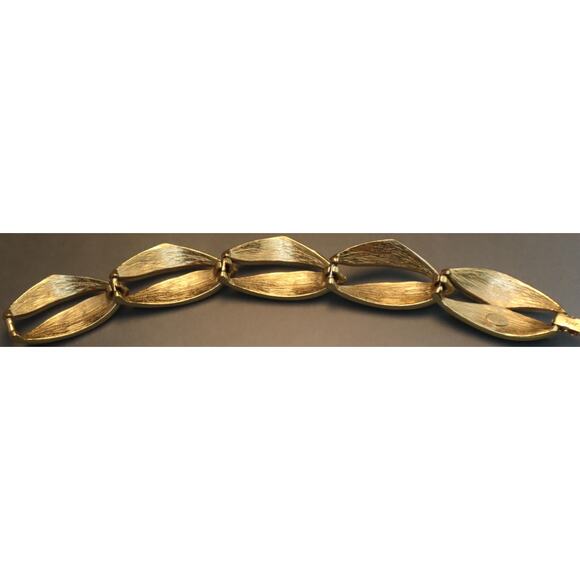 Vintage Trifari Enamel Link Bracelet Creamy White - Picture 4 of 5